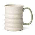 Mug 450 ml en céramique beige et vert 9 cm style texturé avec anse